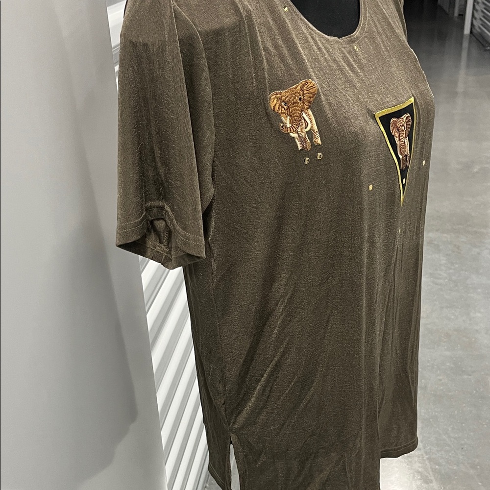 WILD Brown T-Shirt with Elephant Embroidery Vintage with shoulder pads size L